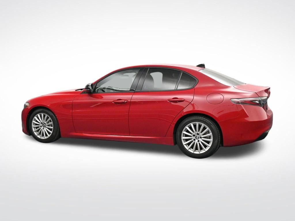 Used 2024 Alfa Romeo Giulia Sprint image 8