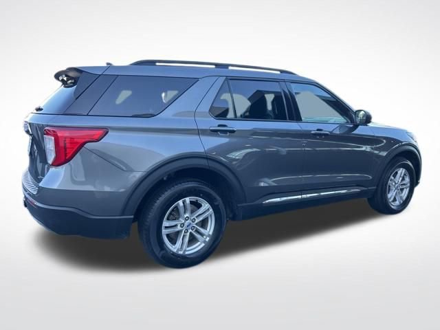 Used 2023 Ford Explorer XLT w/ Equipment Group 202A image 5