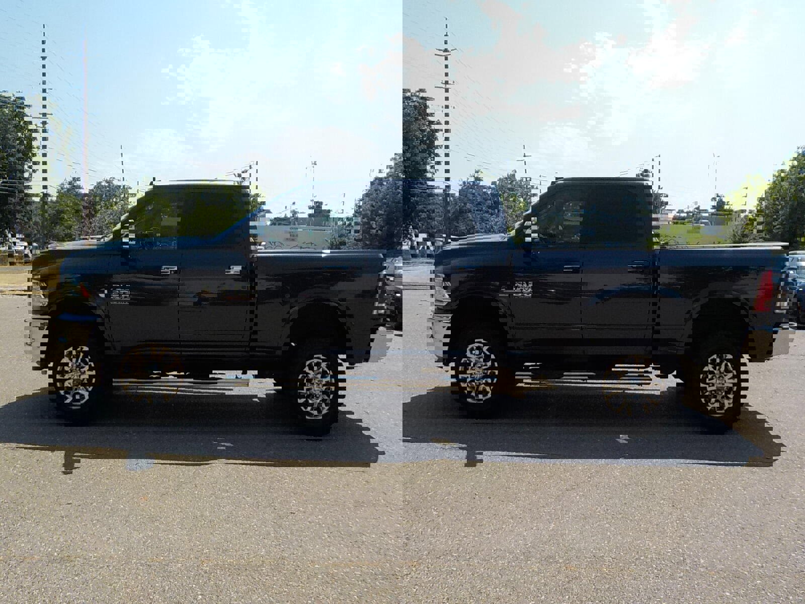 Used 2018 RAM 2500 Laramie w/ Convenience Group image 2