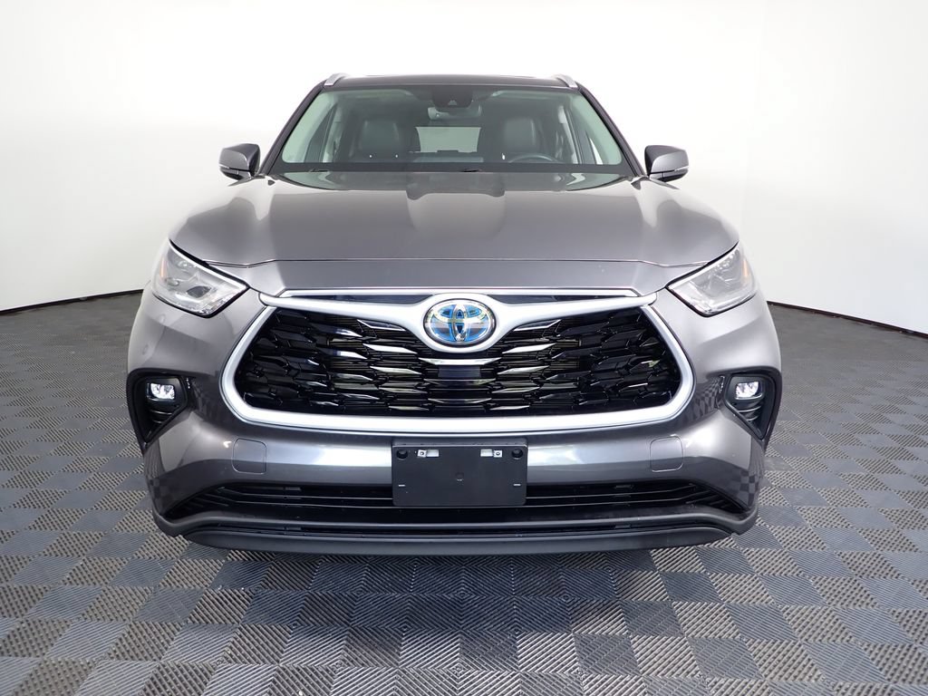 Used 2023 Toyota Highlander XLE AWD/4WD image 11