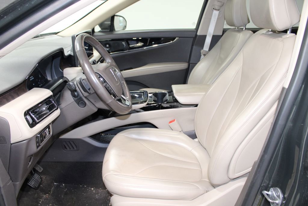 Used 2023 Lincoln Nautilus Reserve w/ Equipment Group 201A image 16