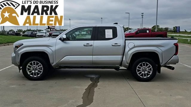 Used 2024 Toyota Tacoma Limited AWD/4WD image 5