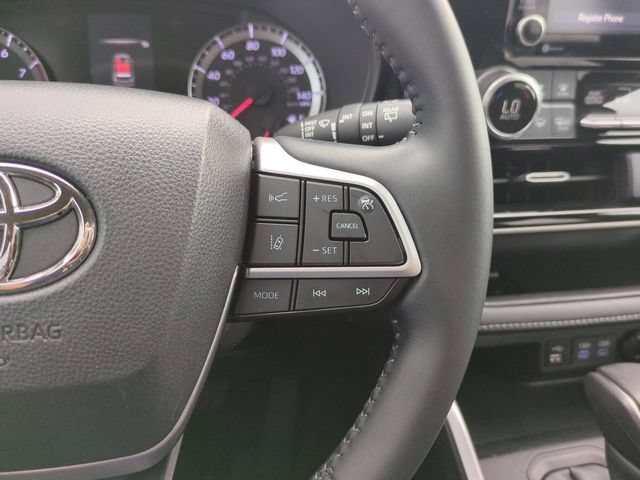 Used 2022 Toyota Highlander LE FWD image 26