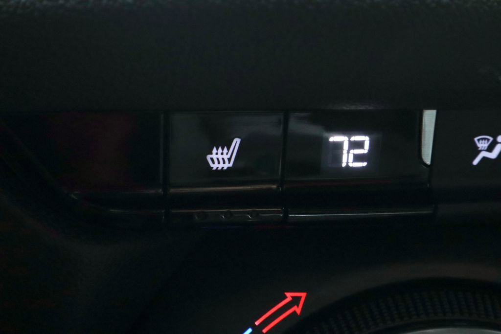 Used 2024 Chevrolet Blazer LT w/ Convenience Package FWD image 4