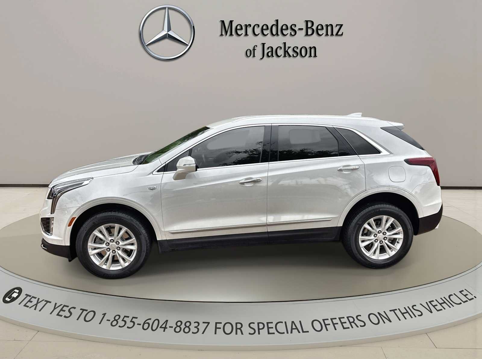 Used 2023 Cadillac XT5 Luxury FWD image 3