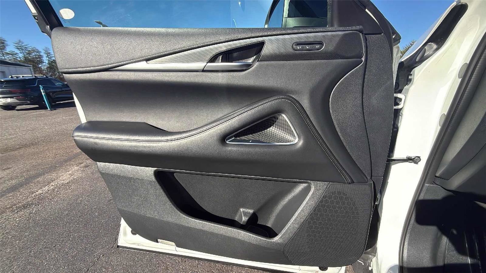 Certified 2025 INFINITI QX60 Luxe w/ Cargo Package image 10