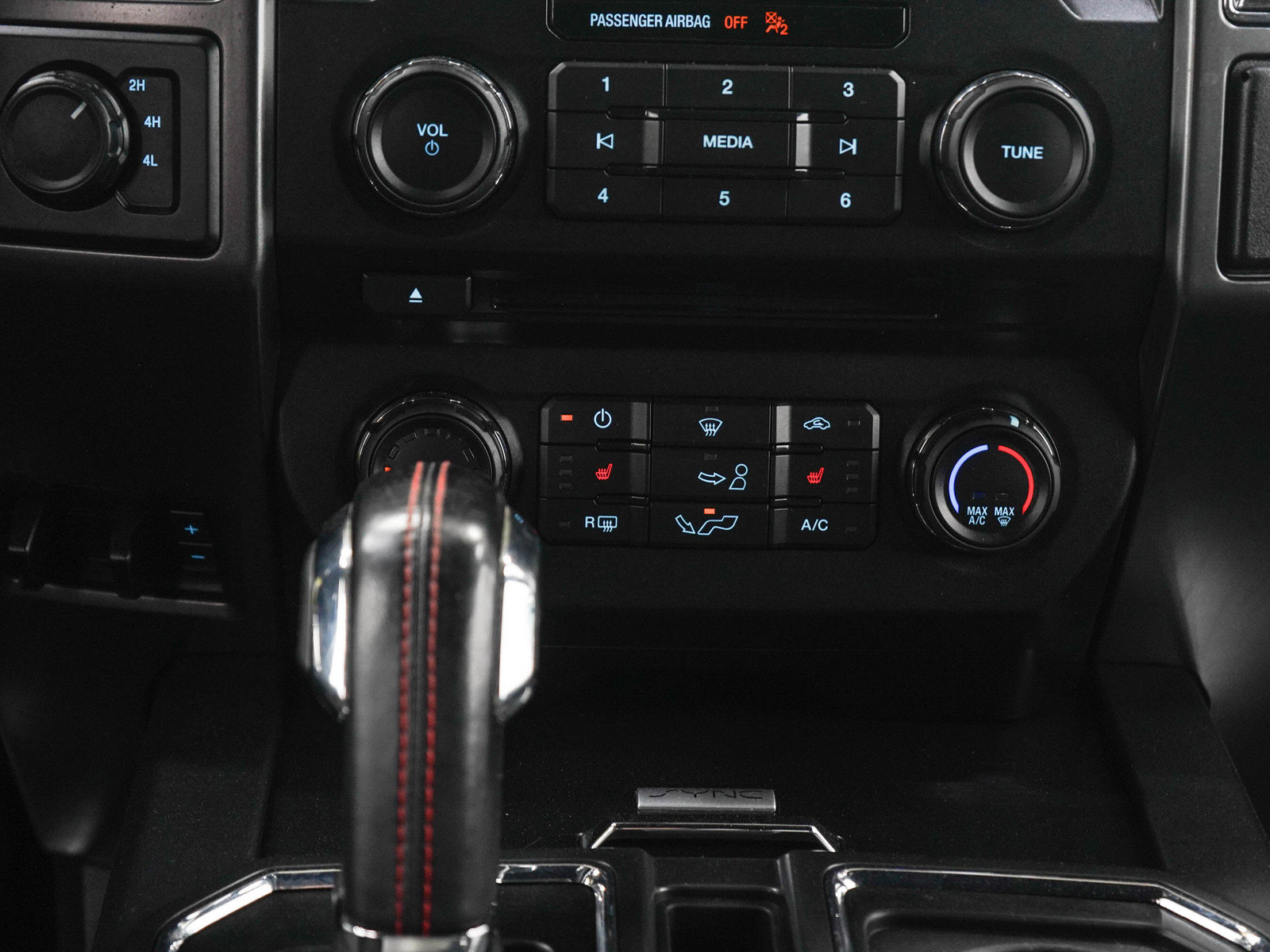 Used 2018 Ford F150 XLT w/ Equipment Group 302A Luxury AWD/4WD image 19