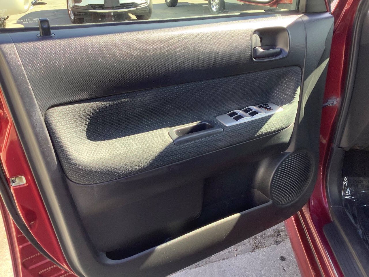 Used 2006 Scion xB FWD image 25