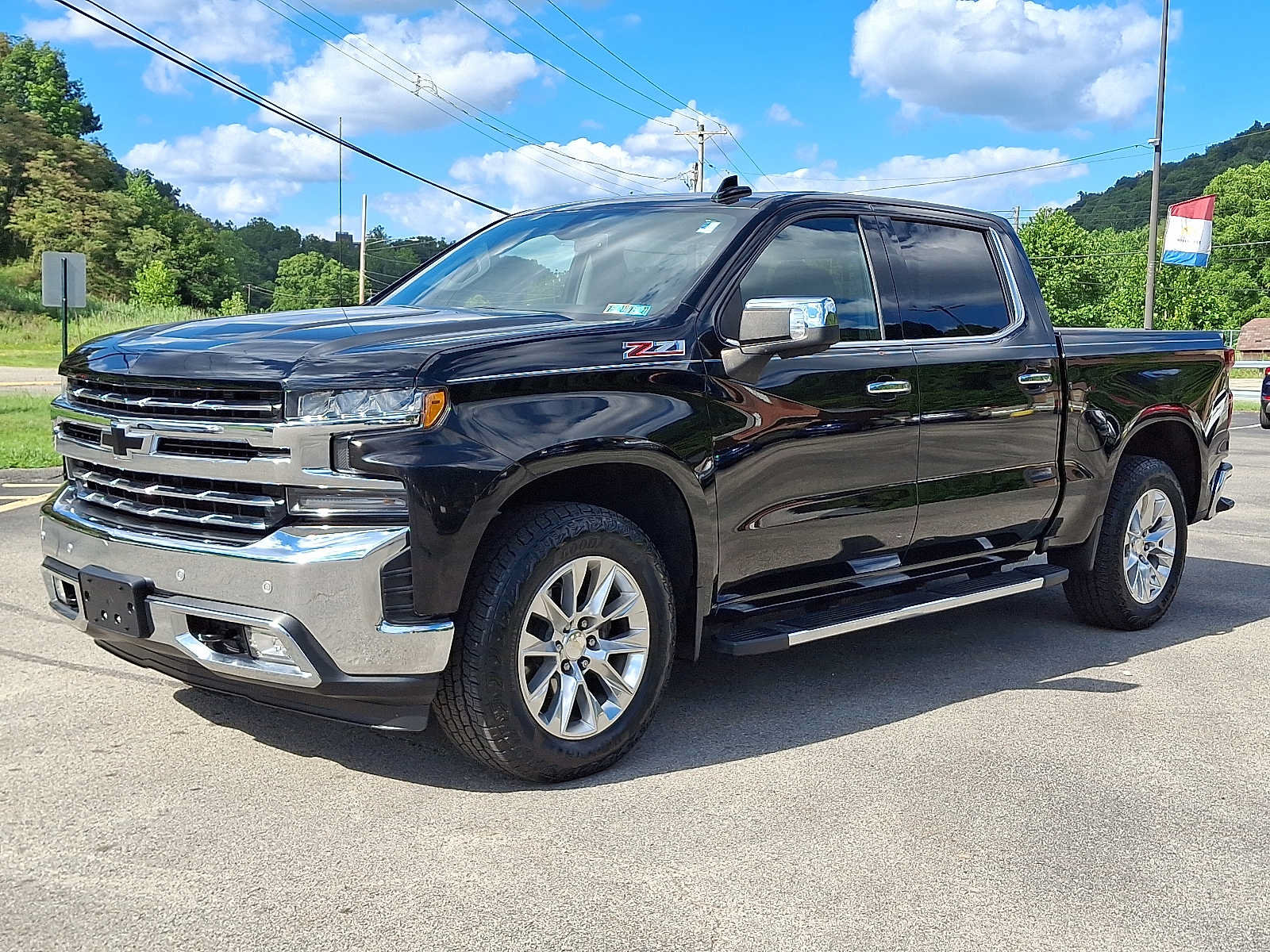 Used 2019 Chevrolet Silverado 1500 LTZ w/ LTZ Plus Package AWD/4WD image 3