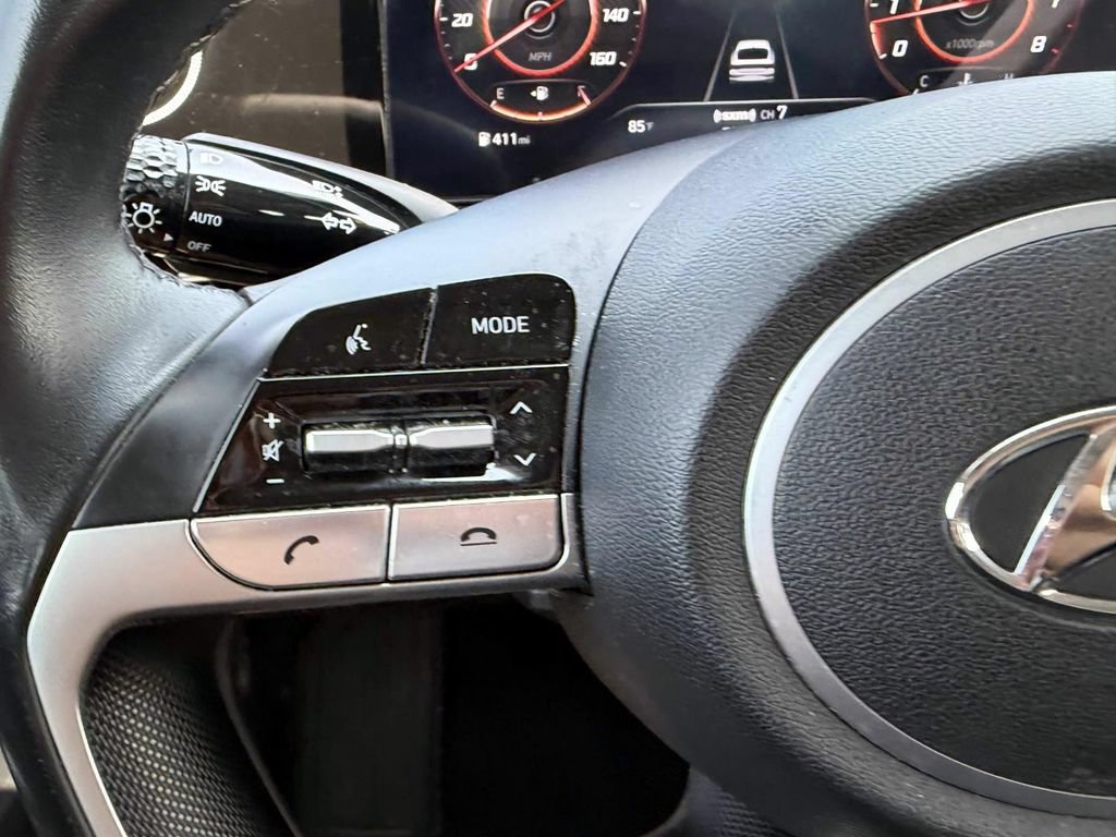 Used 2023 Hyundai Elantra SEL w/ Convenience Package FWD image 25