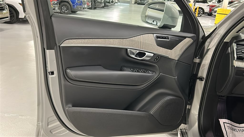 Certified 2023 Volvo XC90 B6 Ultimate w/ Protection Package Premier AWD/4WD image 9