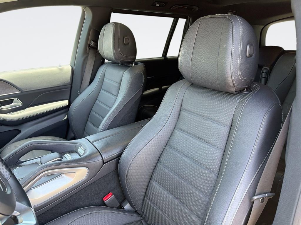 Used 2023 Mercedes-Benz GLS 580 4MATIC image 24