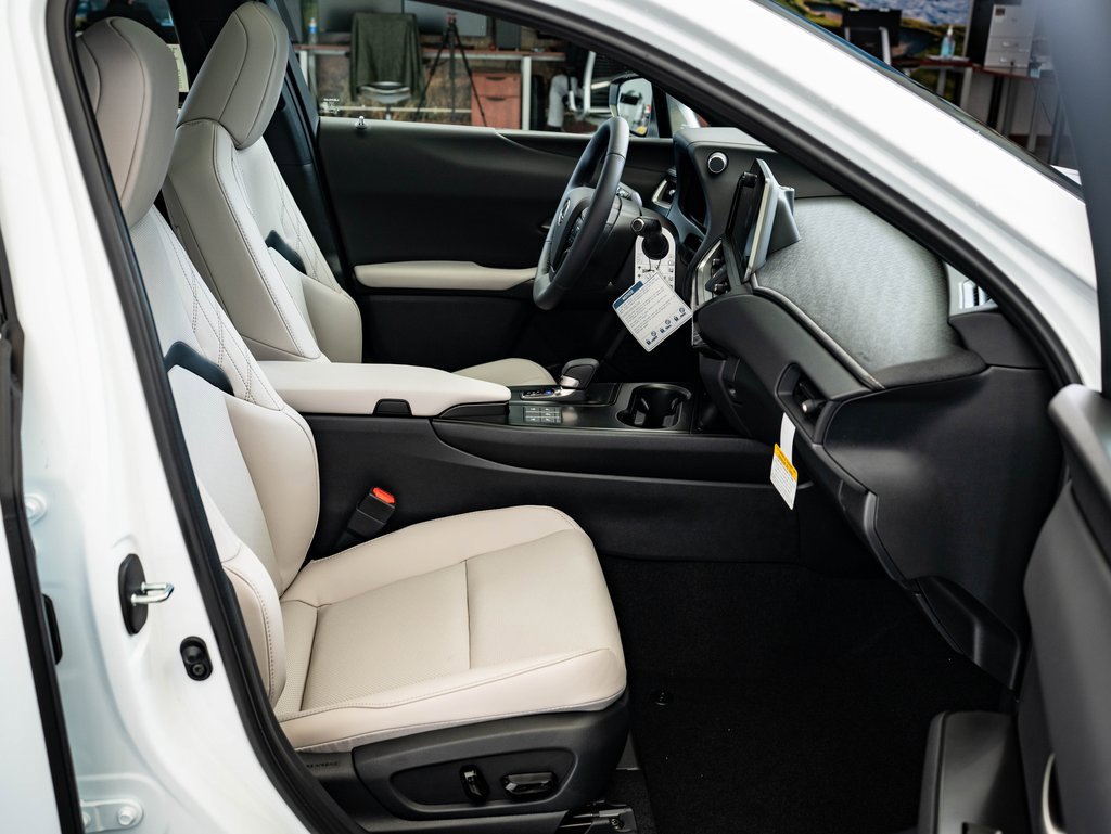 New 2025 Lexus UX 300h AWD image 22