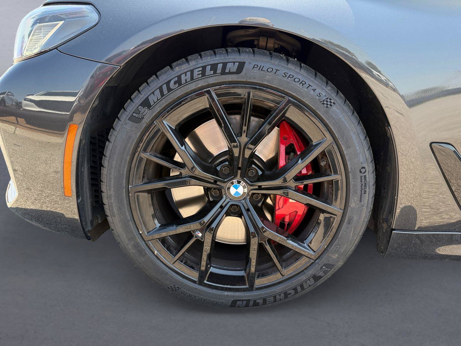 Used 2022 BMW M550i xDrive w/ Executive Package AWD/4WD image 14
