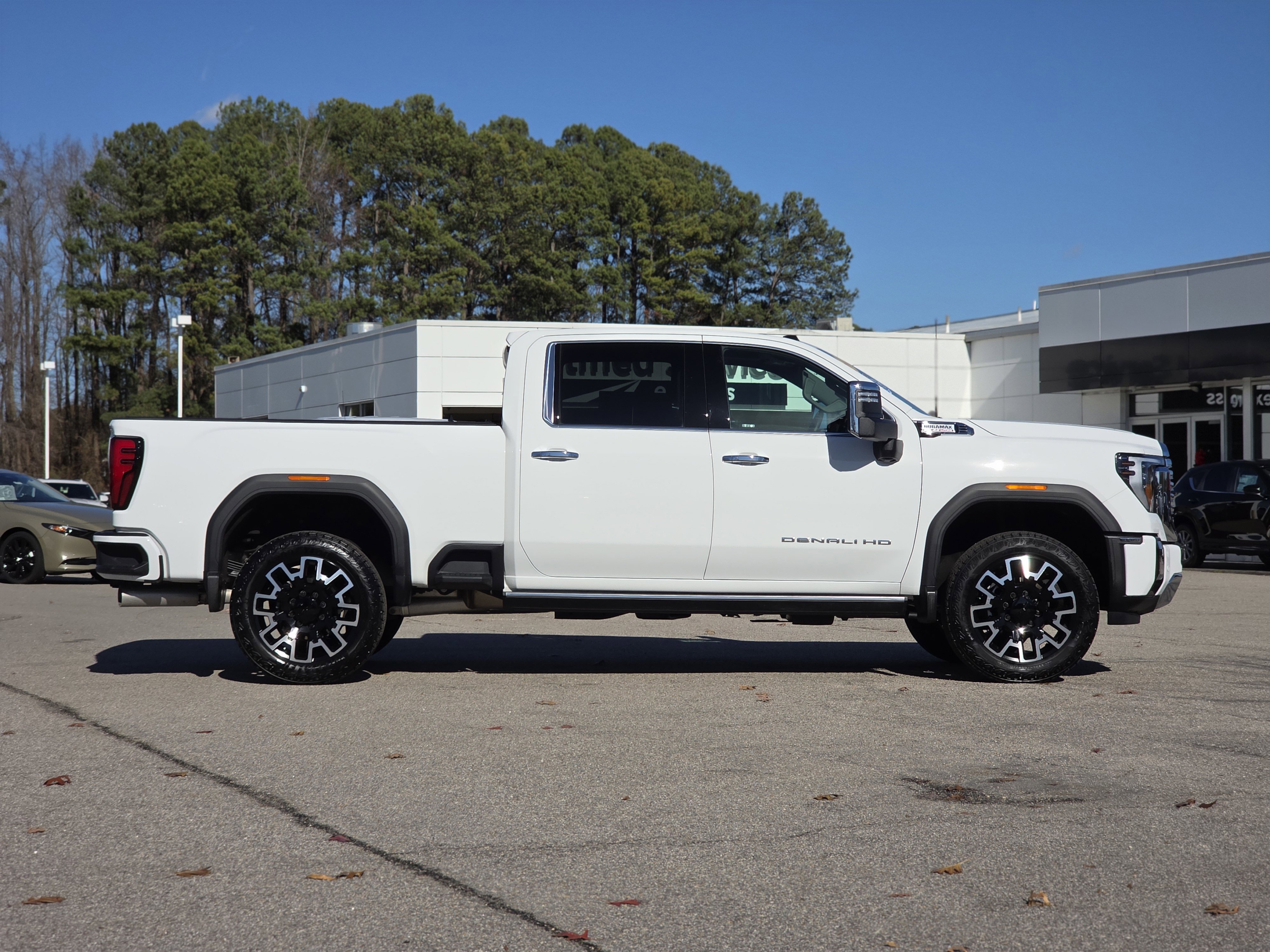 Used 2025 GMC Sierra 2500 Denali w/ Denali Reserve Package image 8