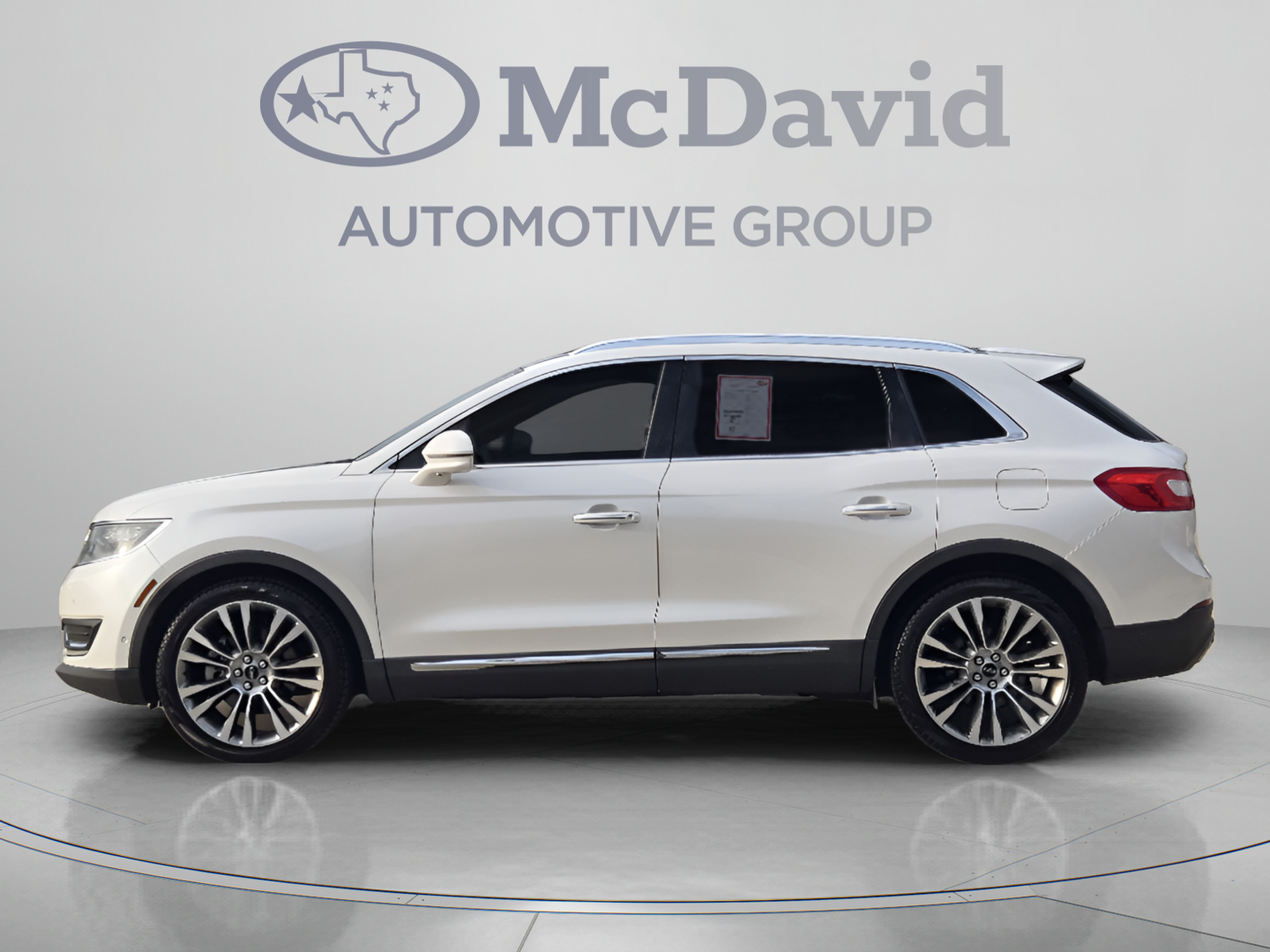 Used 2016 Lincoln MKX Reserve w/ Luxury Package FWD image 2