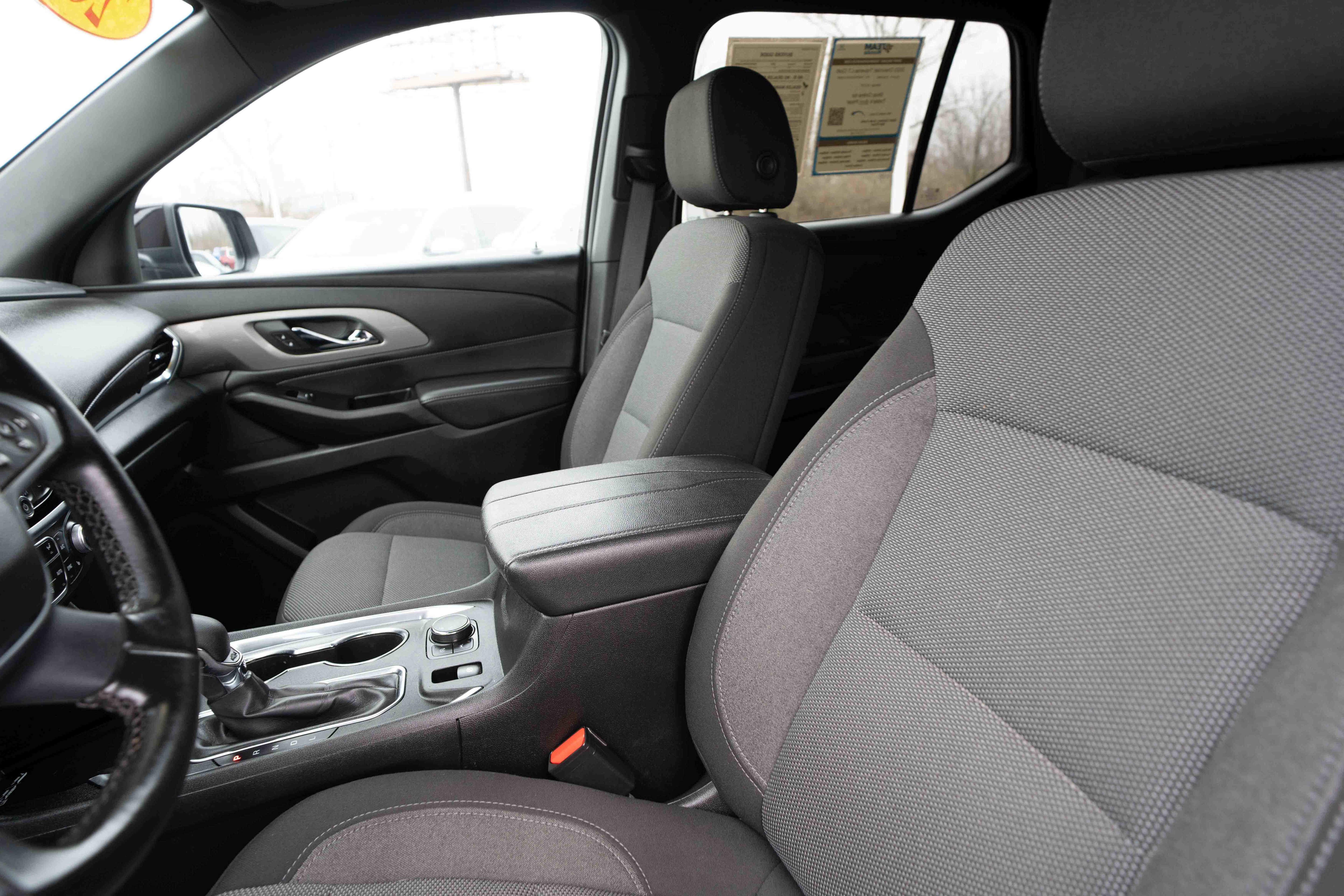 Used 2023 Chevrolet Traverse LT image 10