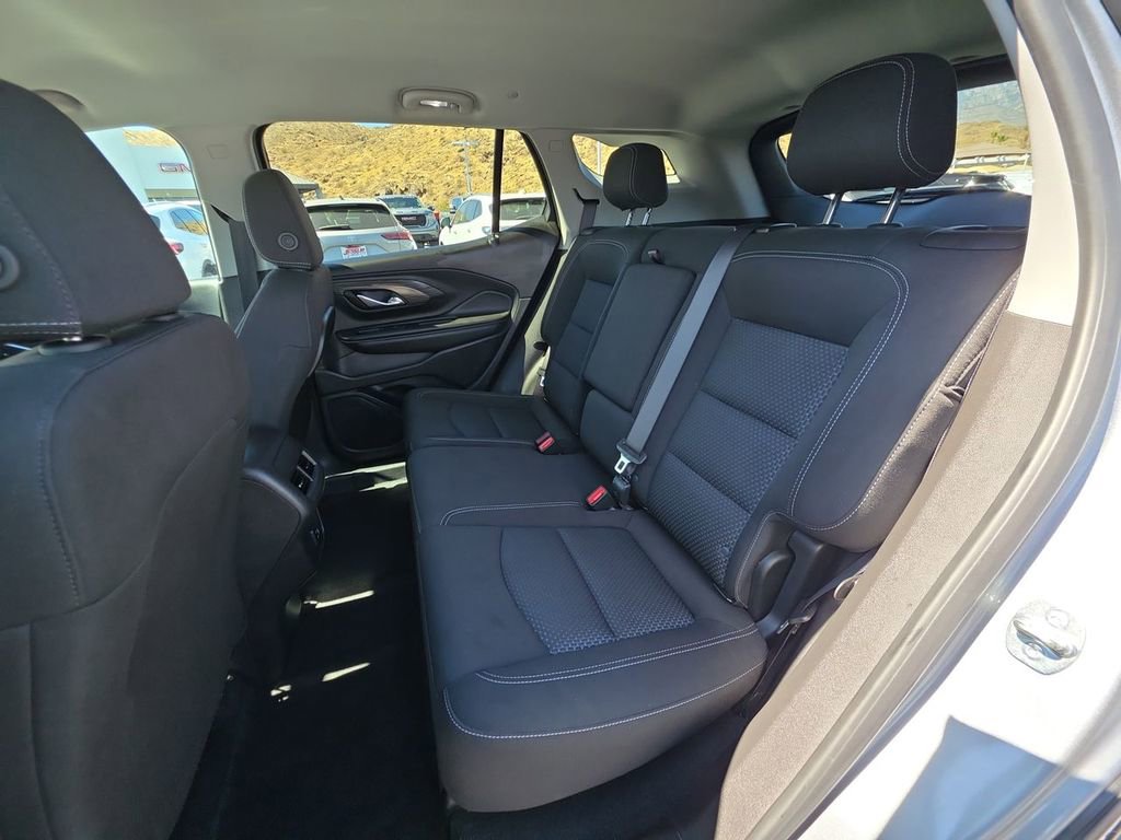 Used 2024 GMC Terrain SLE image 26