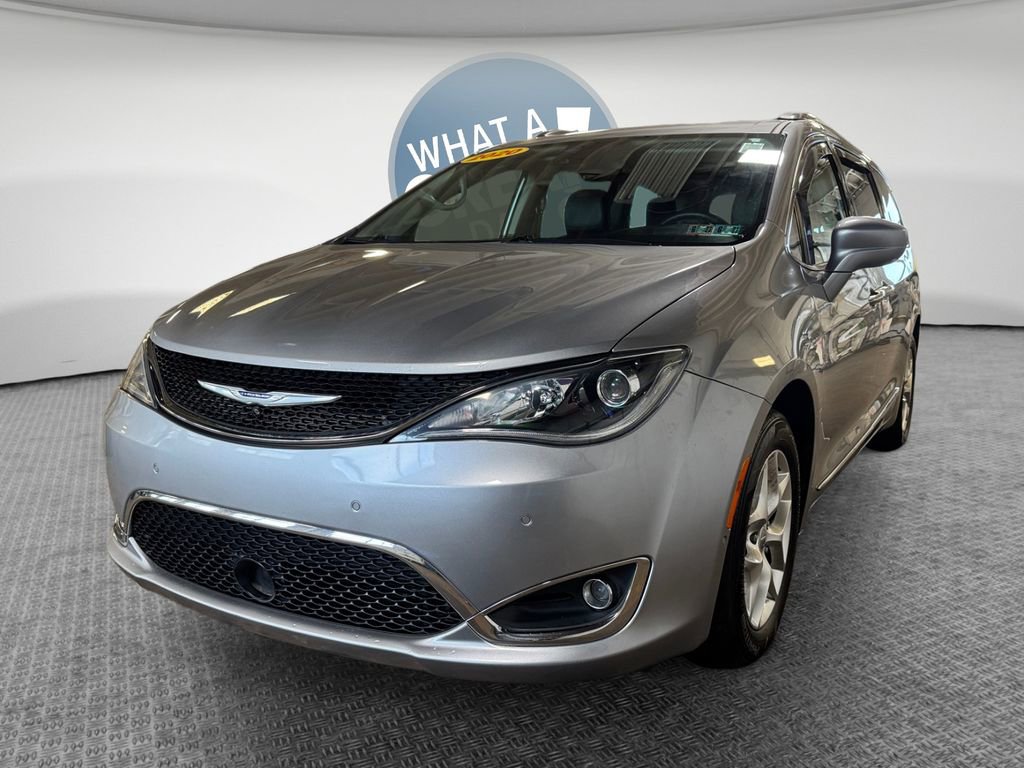 Used 2020 Chrysler Pacifica Touring-L Plus w/ Tire & Wheel Group FWD image 8