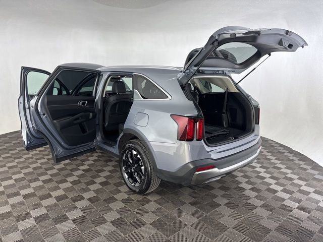 Certified 2025 Kia Sorento S image 18