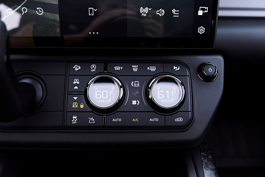 Used 2026 Land Rover Defender 110 OCTA AWD/4WD image 83