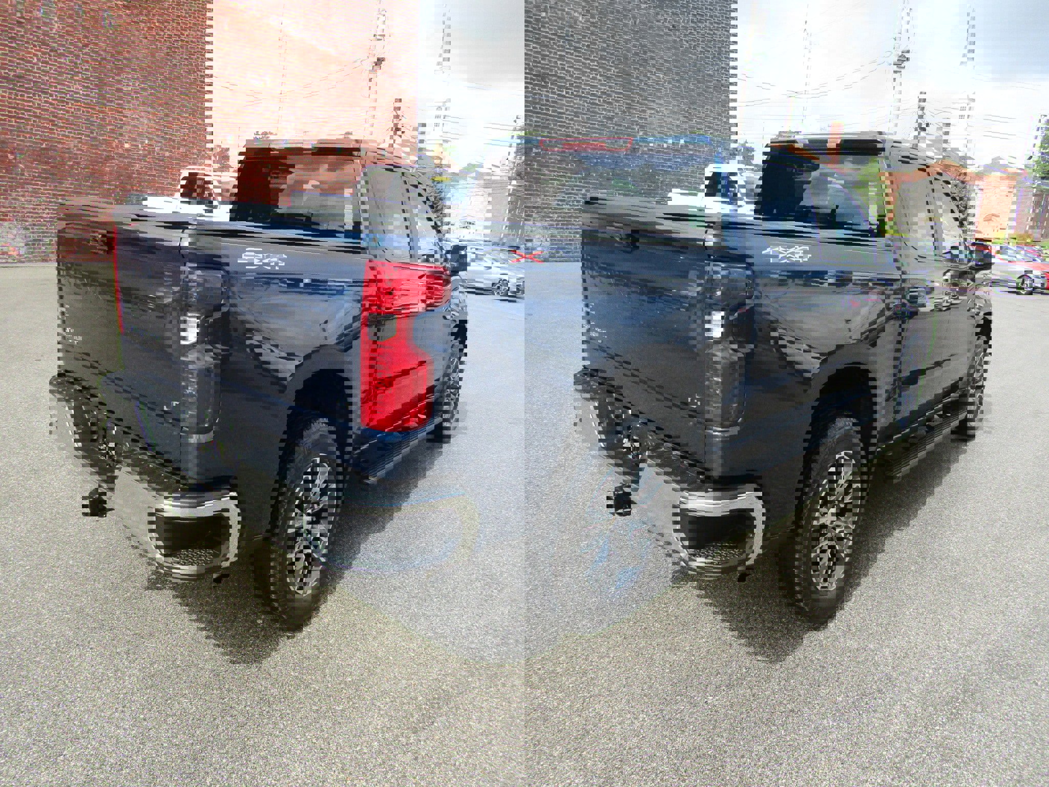 Used 2023 Chevrolet Silverado 1500 LT image 3