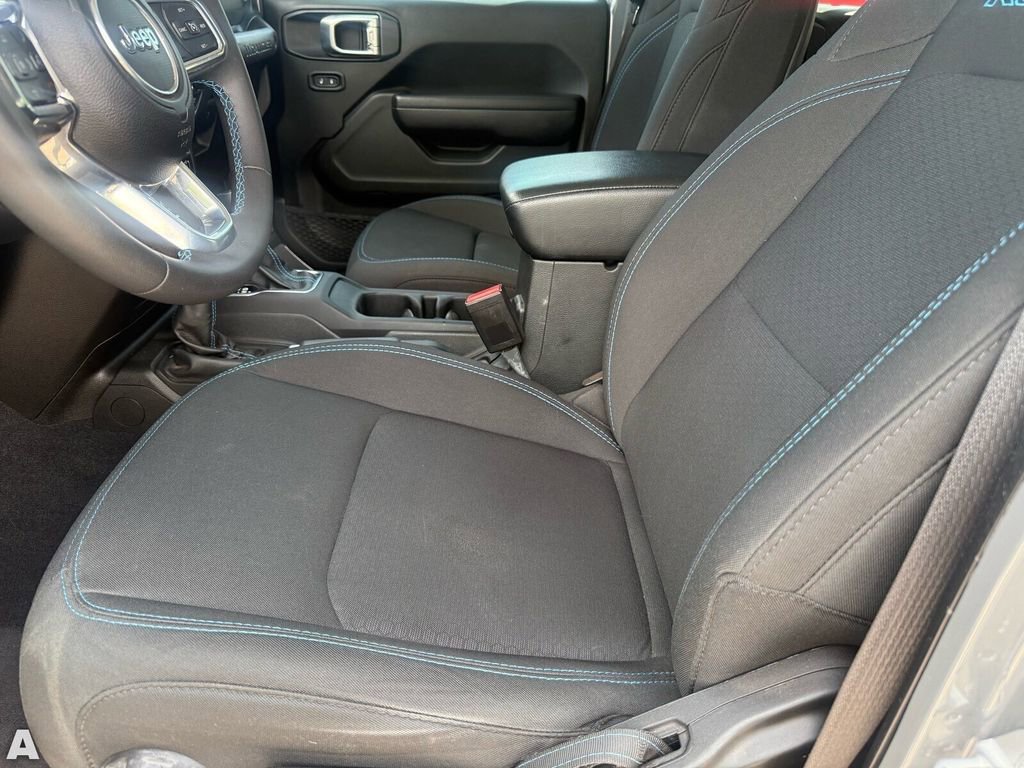 Certified 2023 Jeep Wrangler Unlimited Rubicon 4xe image 12