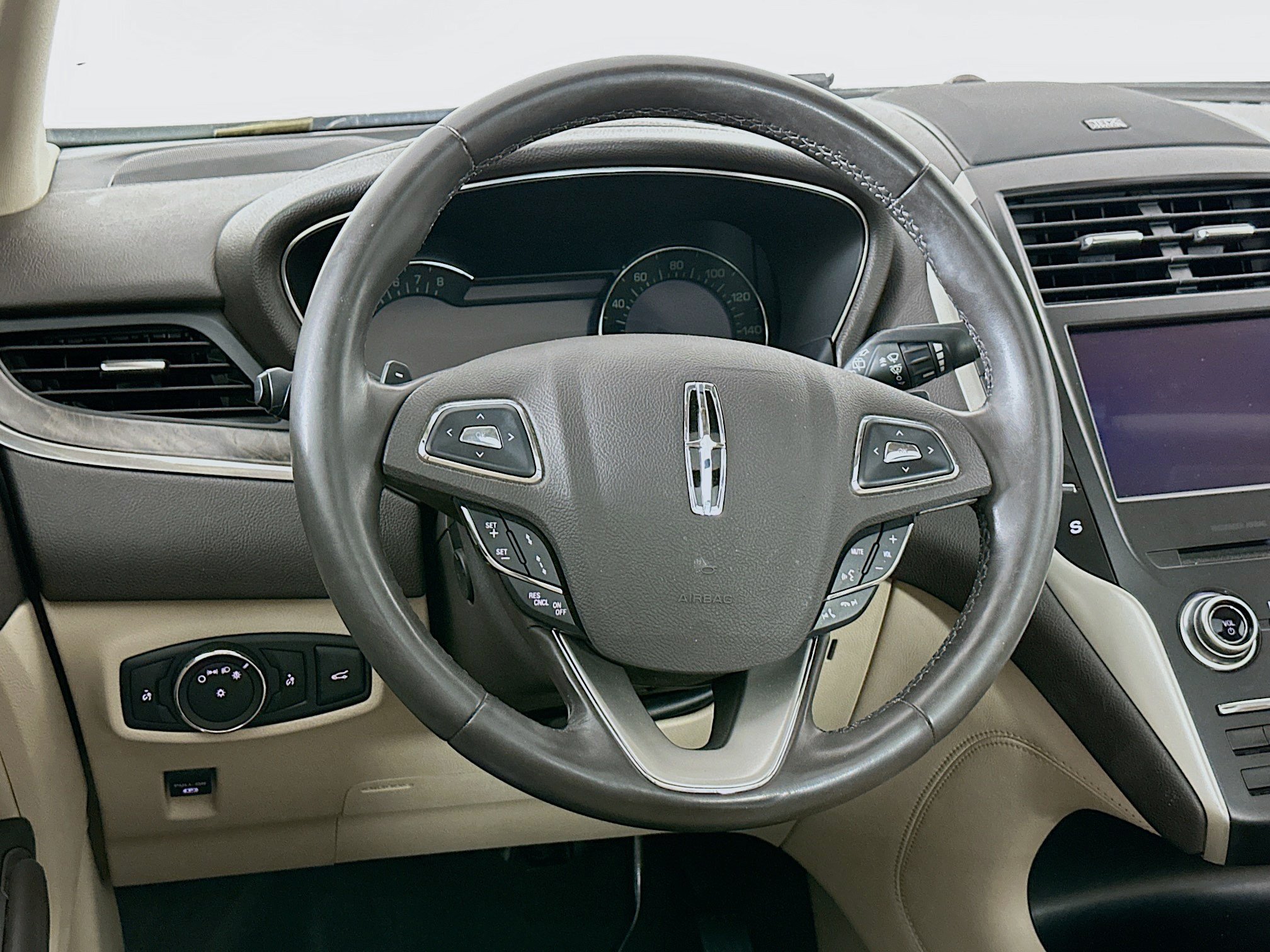 Used 2019 Lincoln MKC Reserve w/ MKC Technology Package FWD image 18