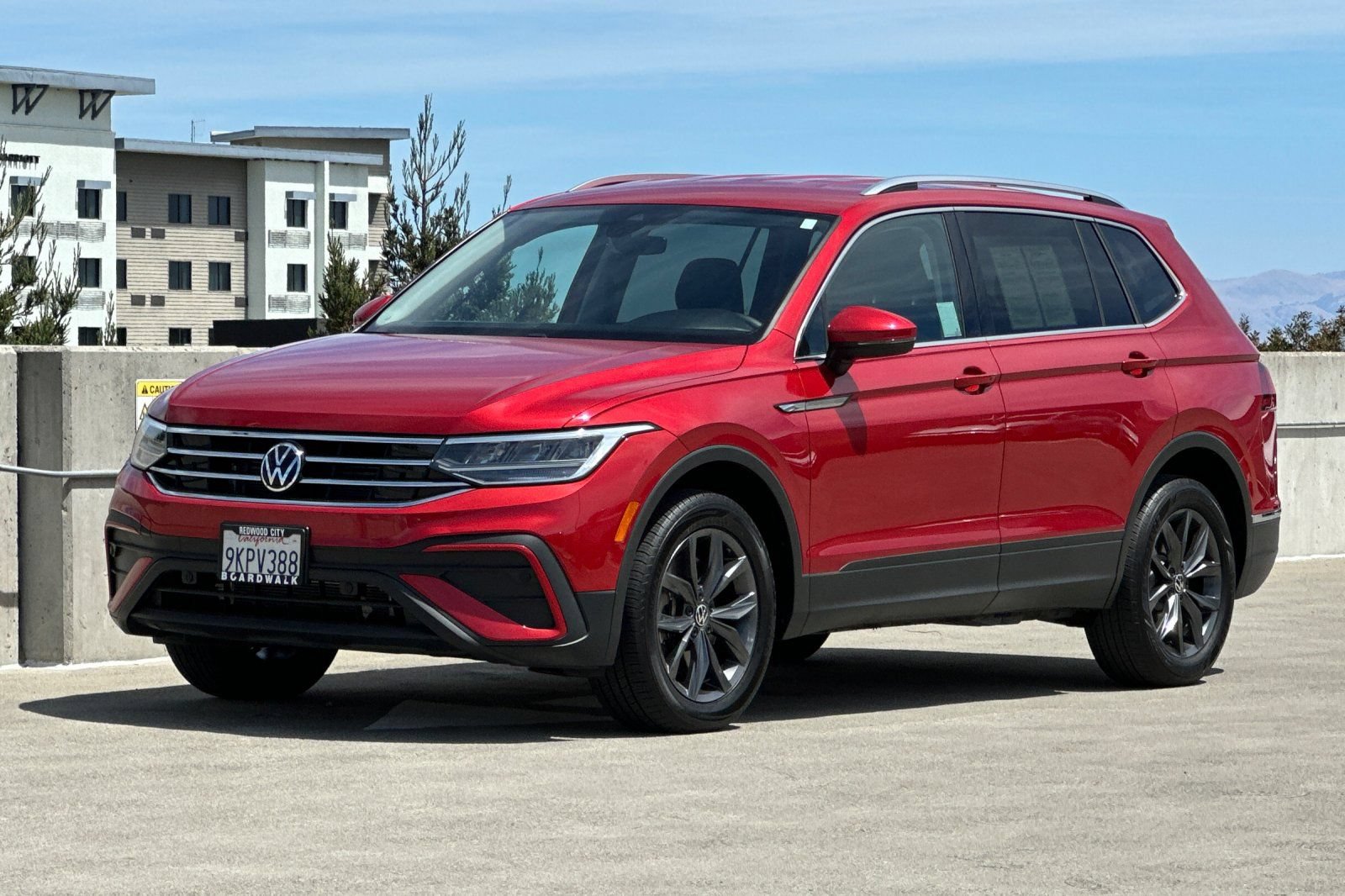 Used 2023 Volkswagen Tiguan SE FWD image 8