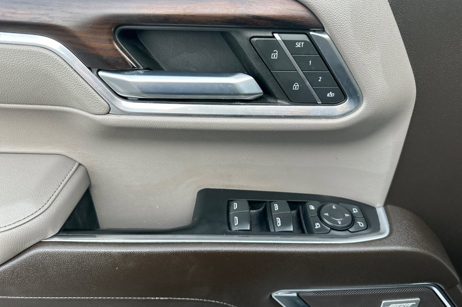 Used 2022 GMC Sierra 1500 SLT w/ SLT Convenience Package image 11