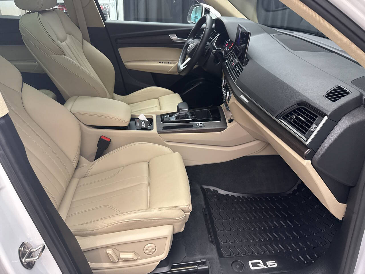 Used 2024 Audi Q5 2.0T Premium w/ Convenience Package AWD/4WD image 31