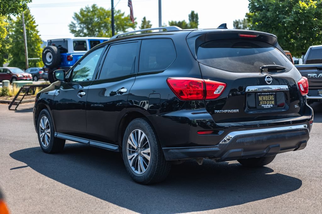 Used 2019 Nissan Pathfinder SL FWD image 9