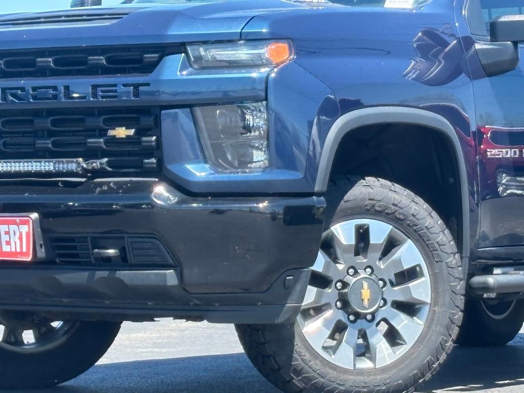 Used 2022 Chevrolet Silverado 2500 Custom w/ Custom Value Package image 2