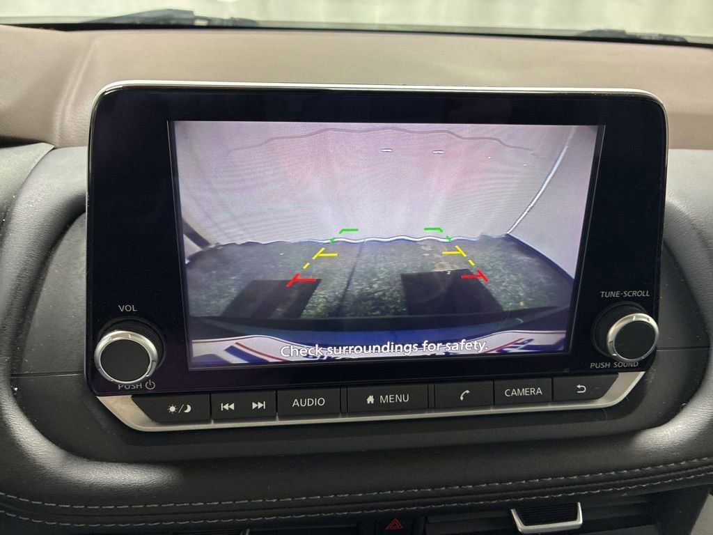 Used 2023 Nissan Rogue SV image 17