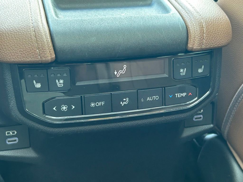 Used 2024 Toyota Grand Highlander AWD Hybrid image 27