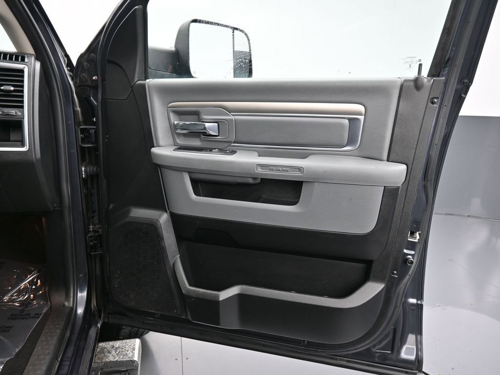 Used 2014 RAM 1500 Classic SLT image 39
