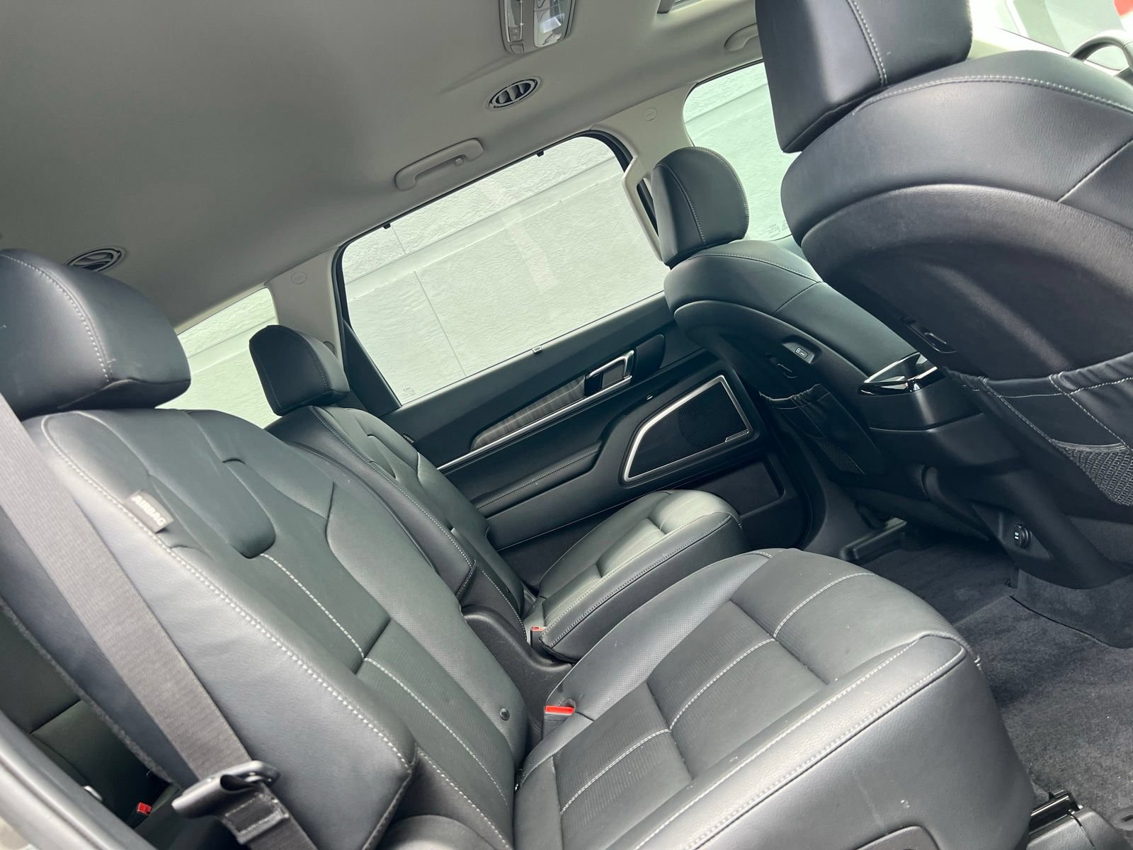 Used 2025 Kia Telluride EX w/ EX Captain's Chair Package FWD image 59
