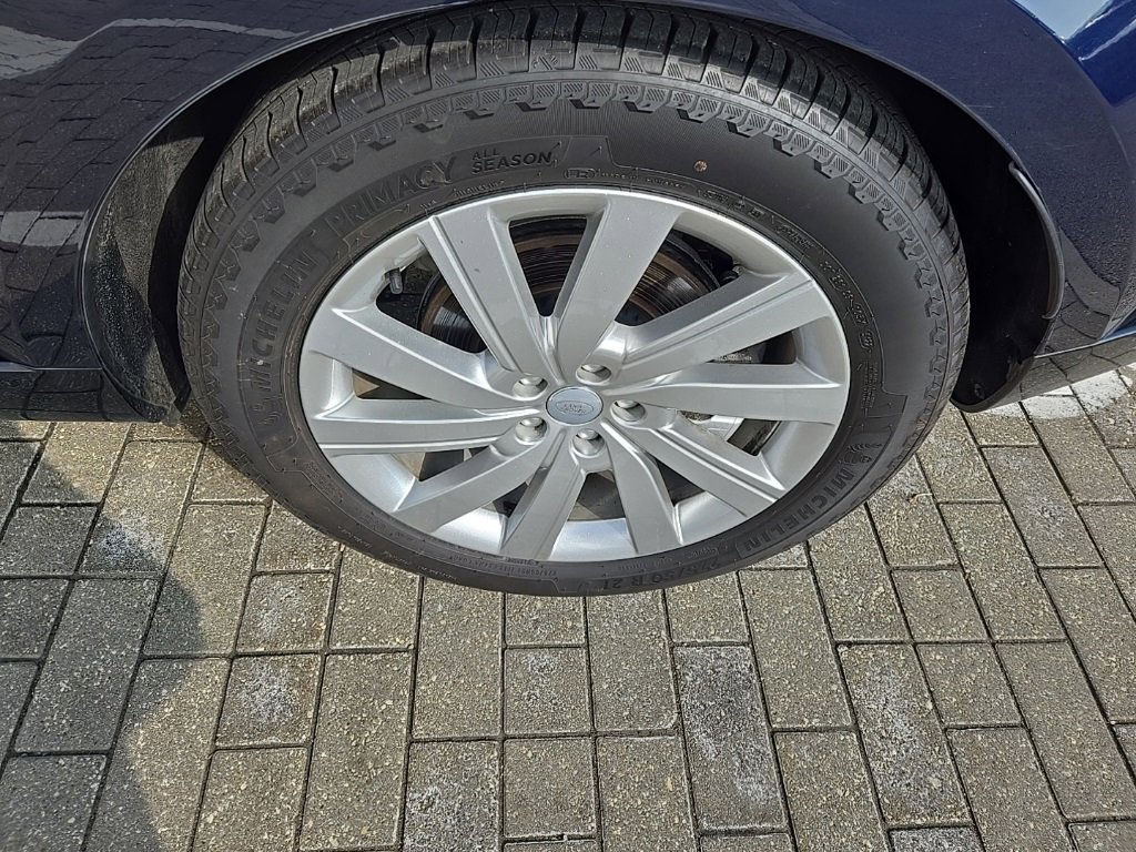 Certified 2023 Land Rover Range Rover SE image 9