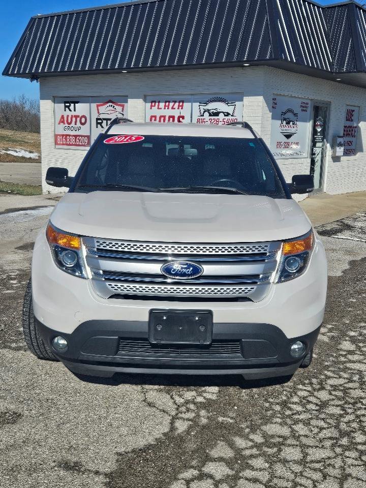 Used 2015 Ford Explorer XLT w/ Equipment Group 202A image 2