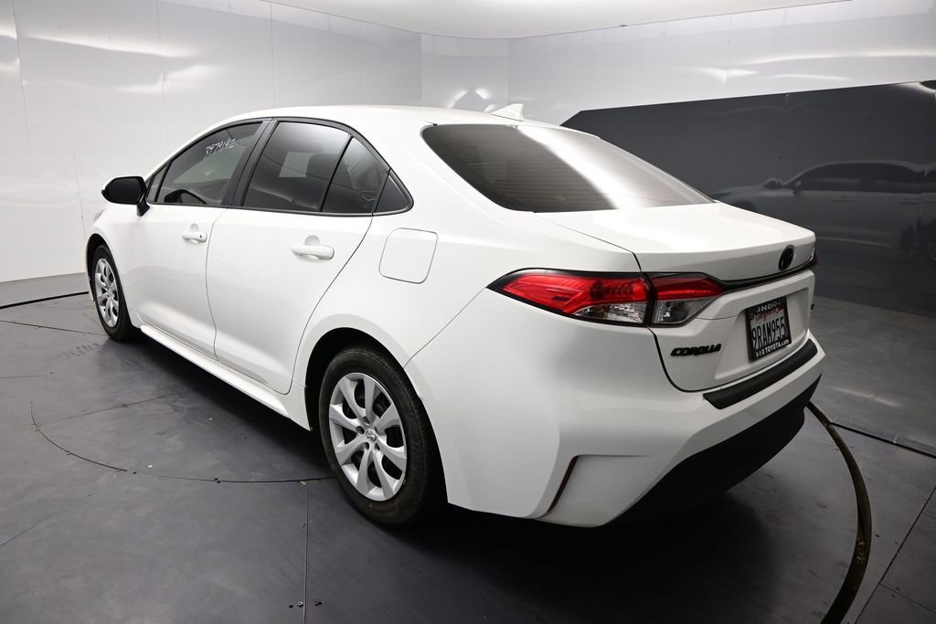 Used 2025 Toyota Corolla LE FWD image 8