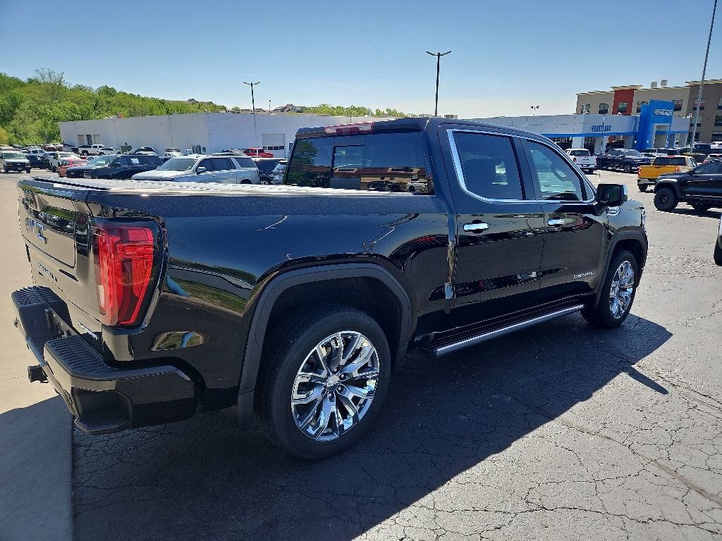 Used 2024 GMC Sierra 1500 Denali AWD/4WD image 8