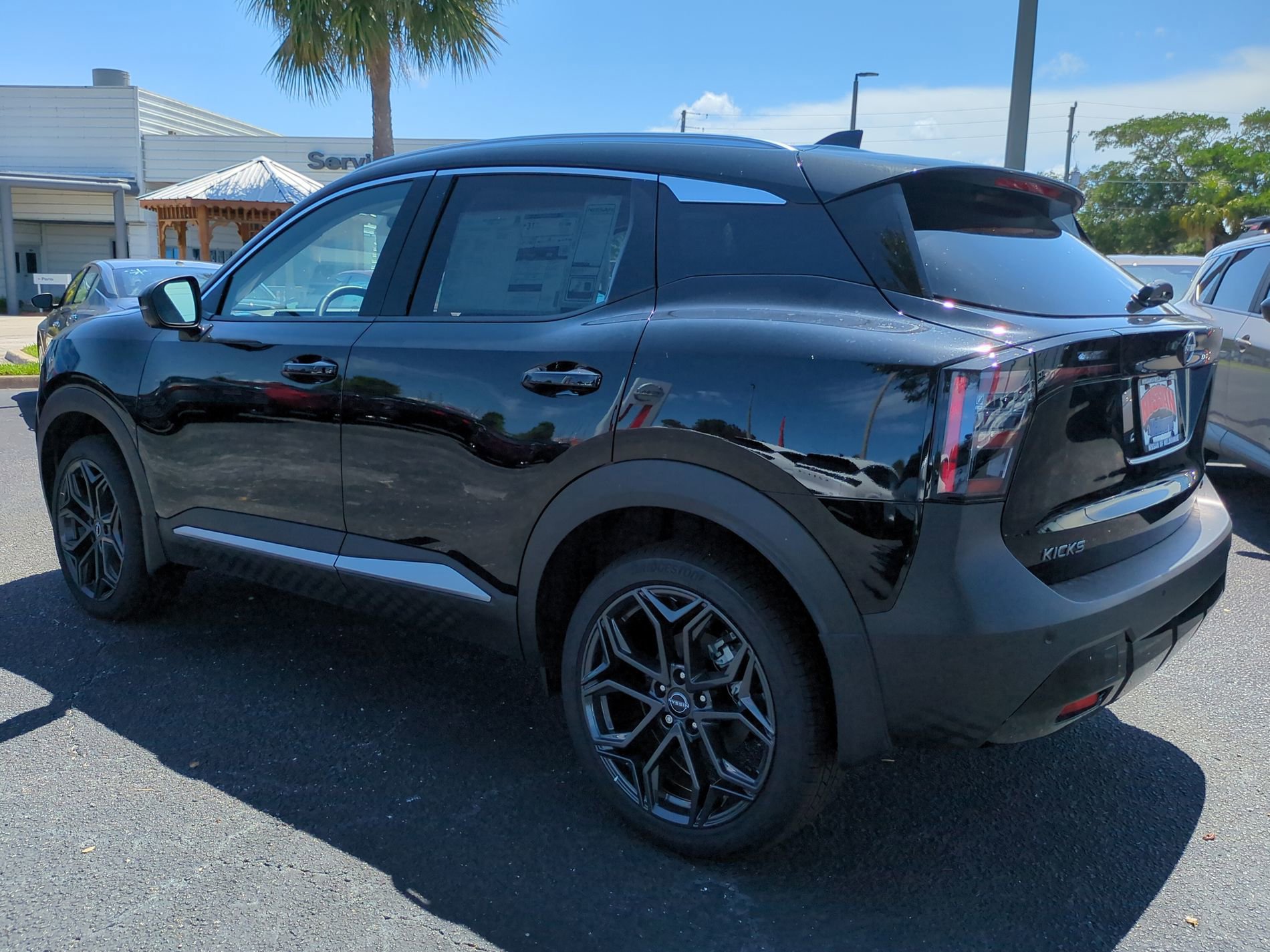 New 2026 Nissan Kicks SR FWD image 6