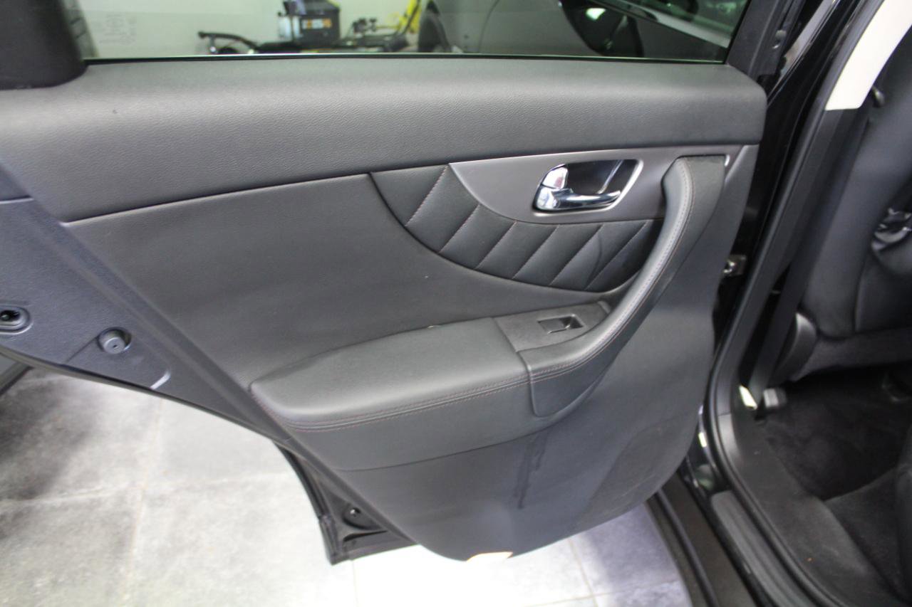Used 2014 INFINITI QX70 AWD w/ Premium Package image 24