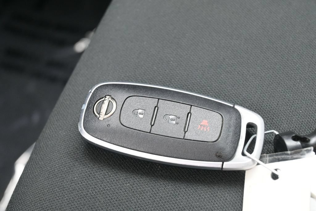 Used 2024 Nissan Rogue S FWD image 26