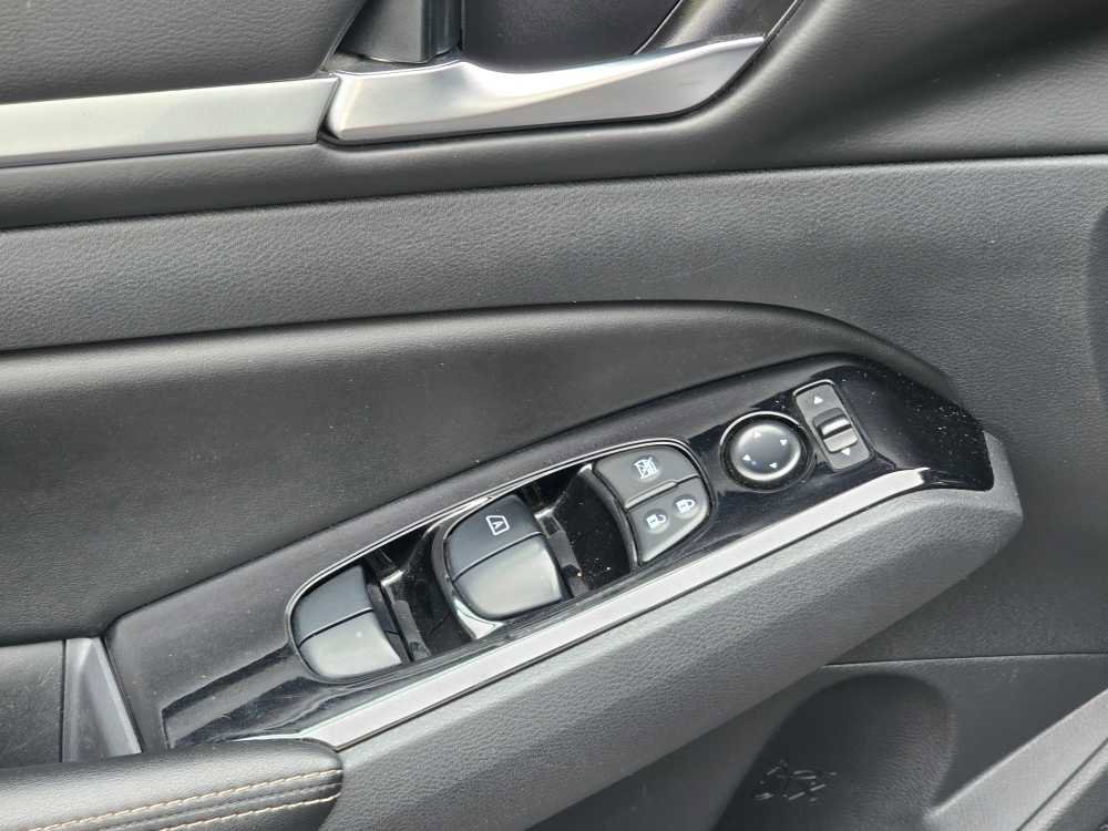 Used 2023 Nissan Altima 2.5 SV image 14