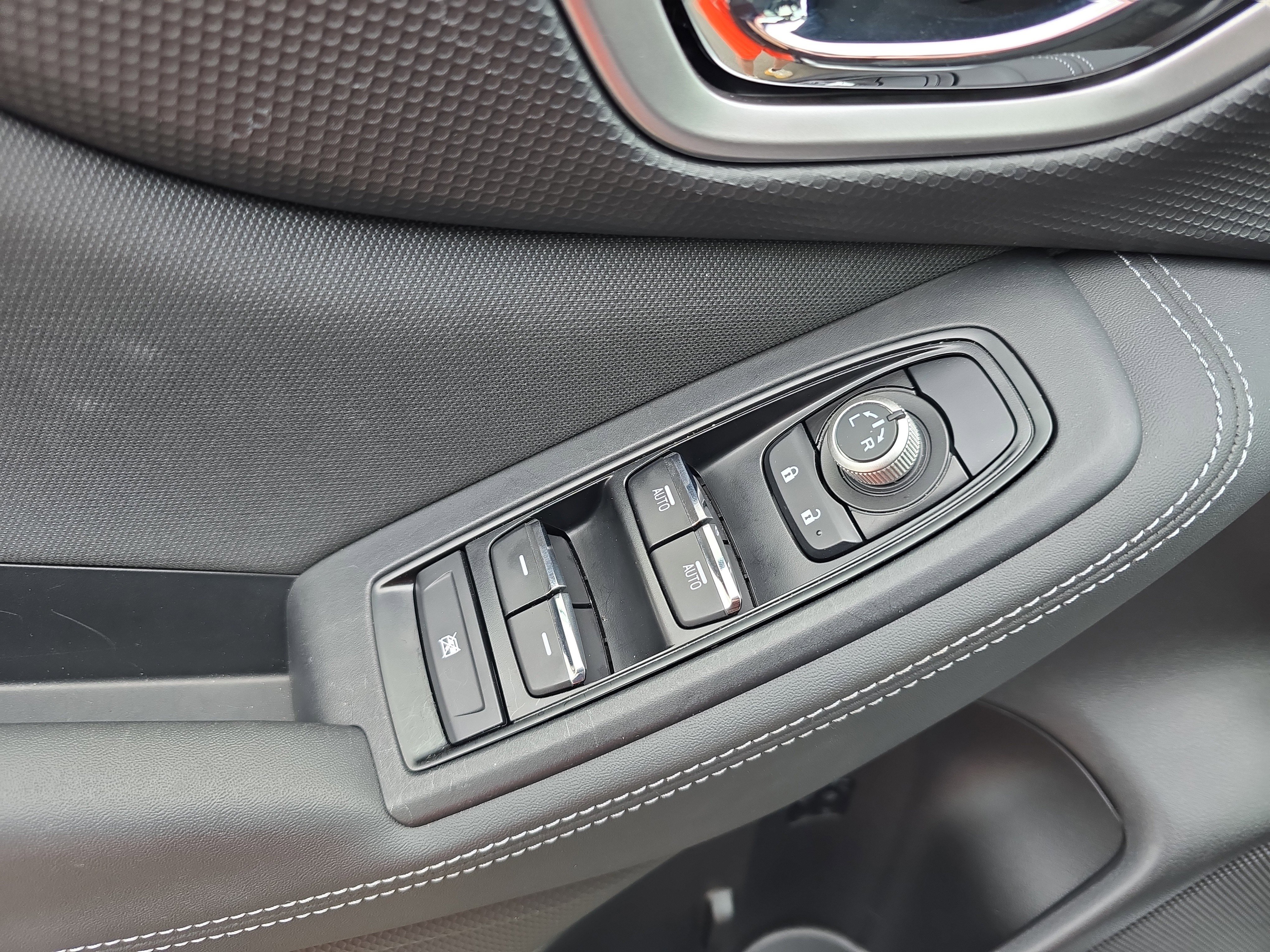 Used 2020 Subaru Forester Premium image 17