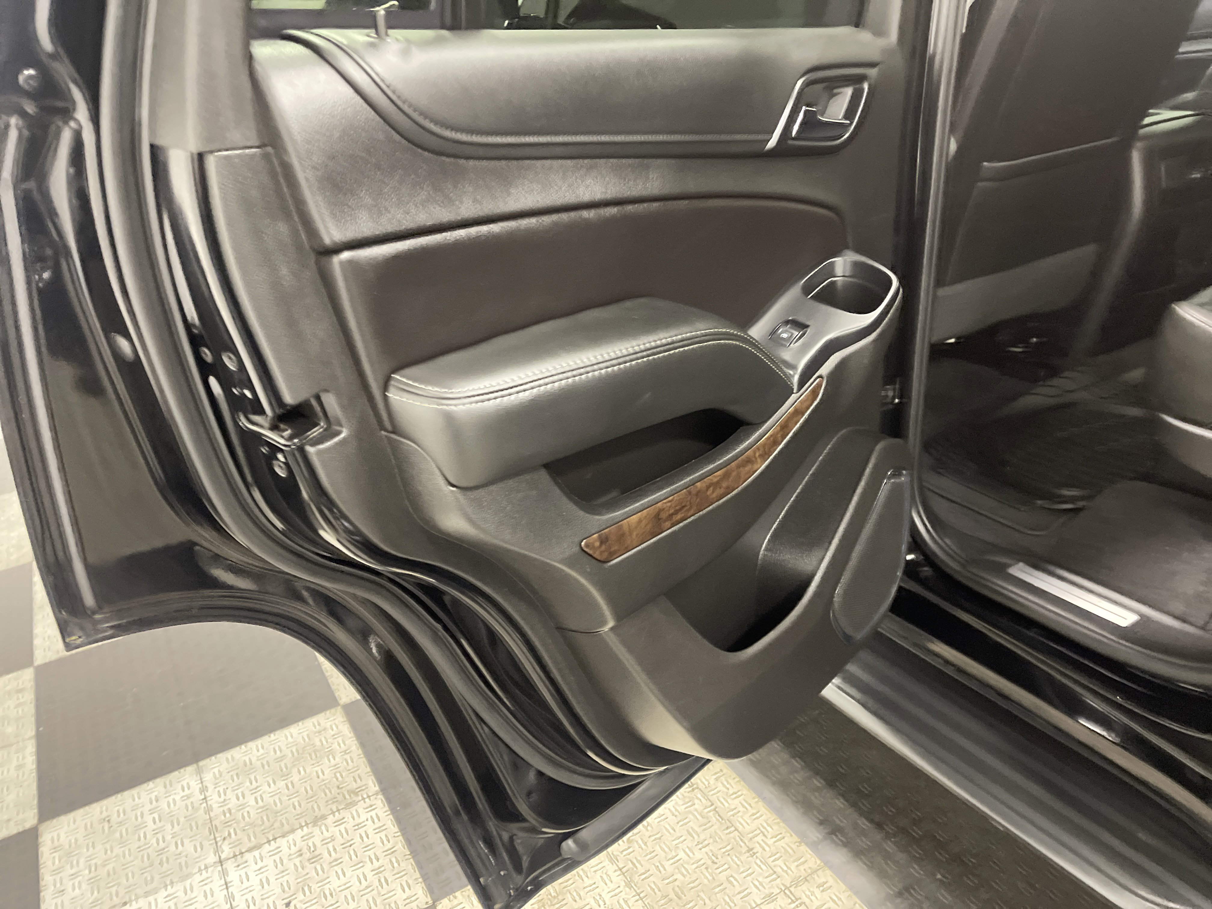 Used 2019 Chevrolet Tahoe LT image 15