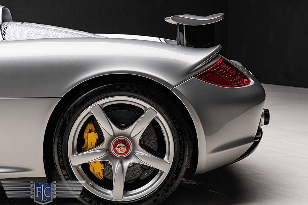 Used 2005 Porsche Carrera GT RWD image 8