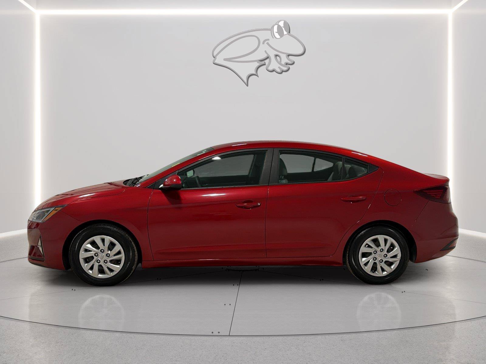Used 2020 Hyundai Elantra SE FWD image 2