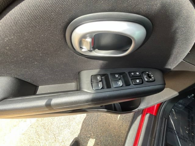 Used 2015 Kia Soul + FWD image 19